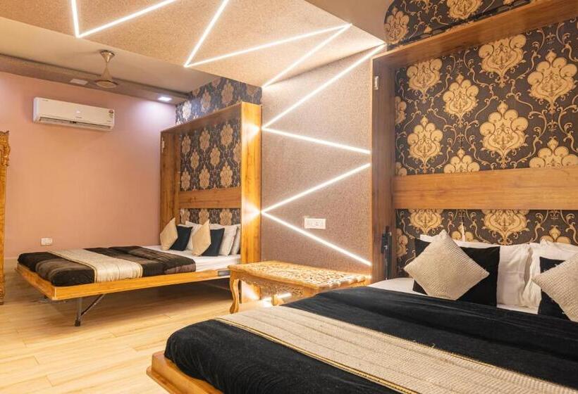 اتاق استاندارد چهار تخته, Onn Shelter Inn