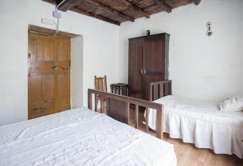 חדר סטנדרט, A Fonte Das Bodas