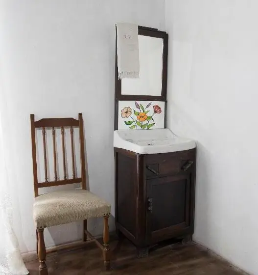 スタンダードルーム, A Fonte Das Bodas