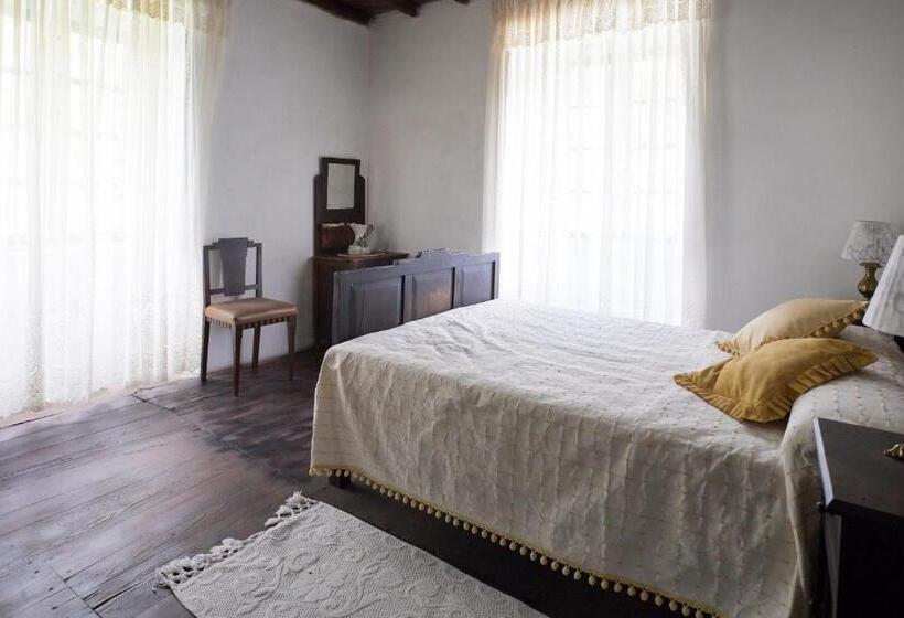 חדר סטנדרט, A Fonte Das Bodas