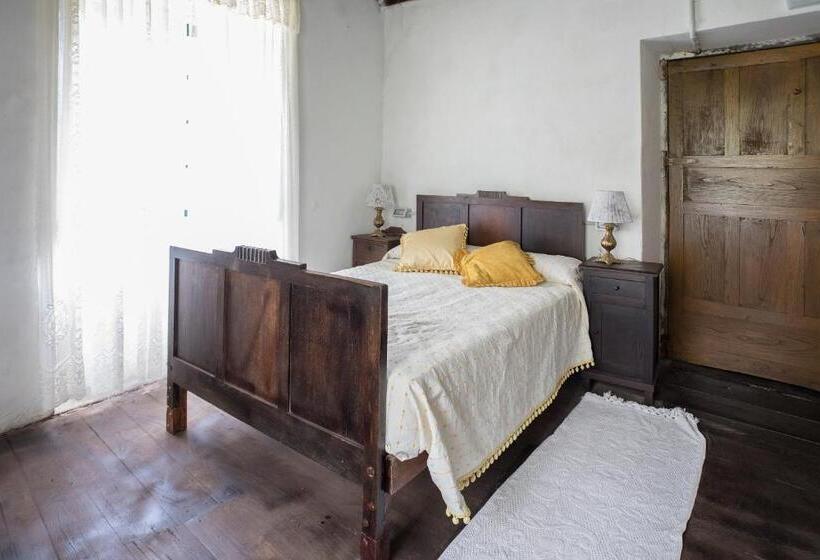 חדר סטנדרט, A Fonte Das Bodas