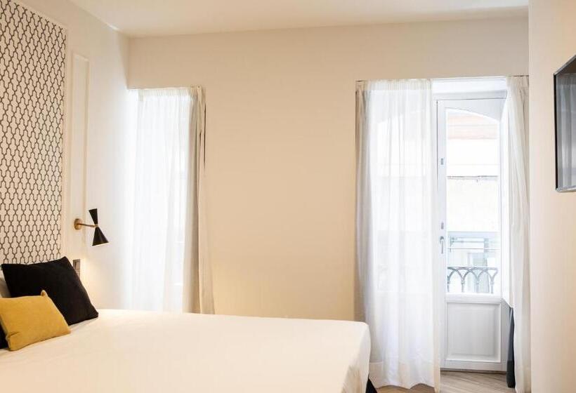 غرفة قياسية, Blanq Comedias