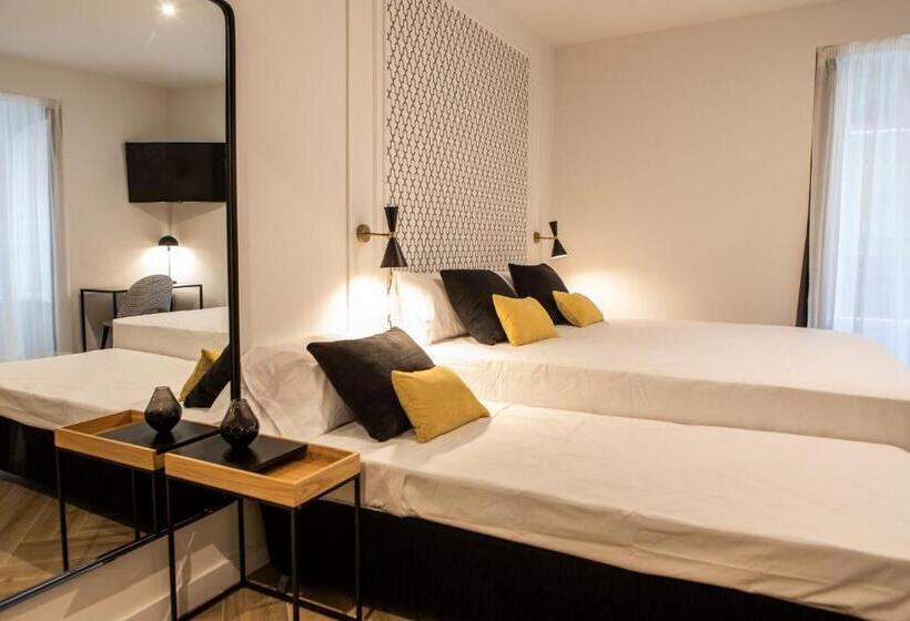 غرفة قياسية ثلاثية, Blanq Comedias