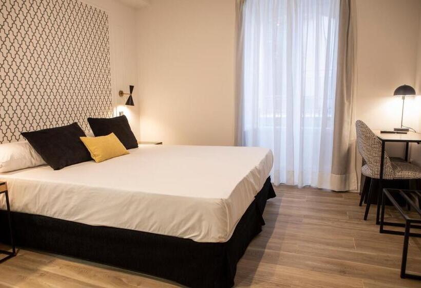 غرفة قياسية, Blanq Comedias