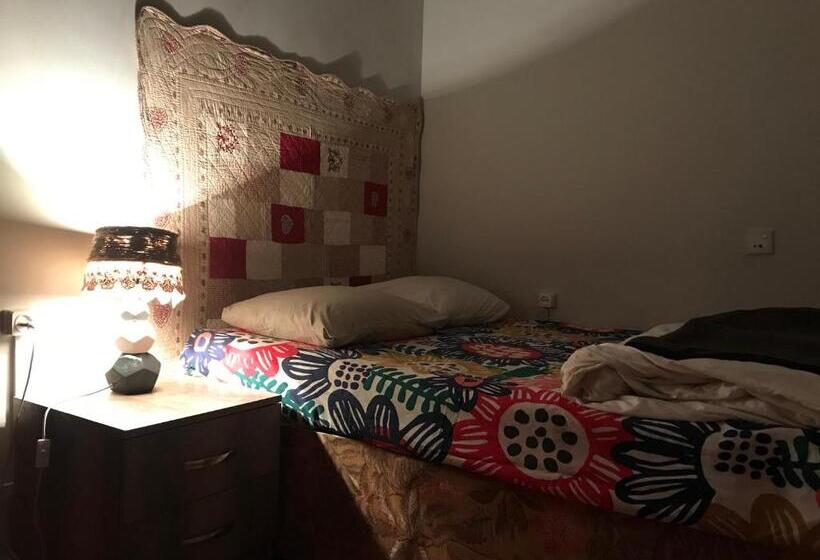اتاق استاندارد, Brobro Hostel