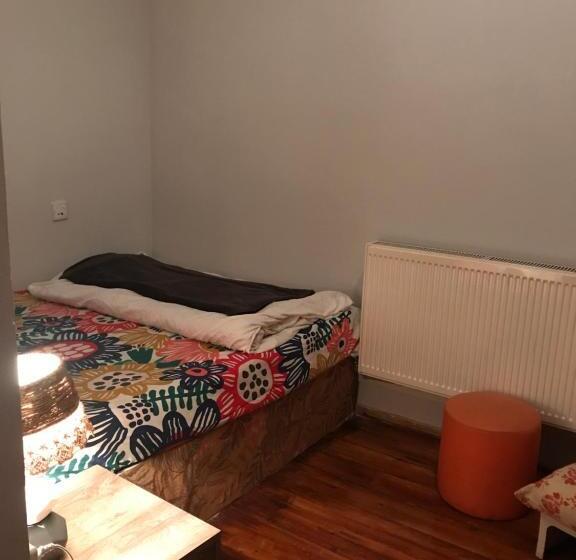 اتاق استاندارد, Brobro Hostel