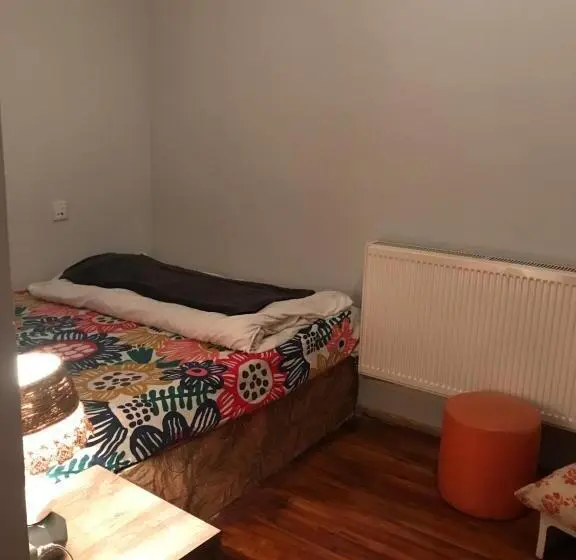 اتاق استاندارد, Brobro Hostel