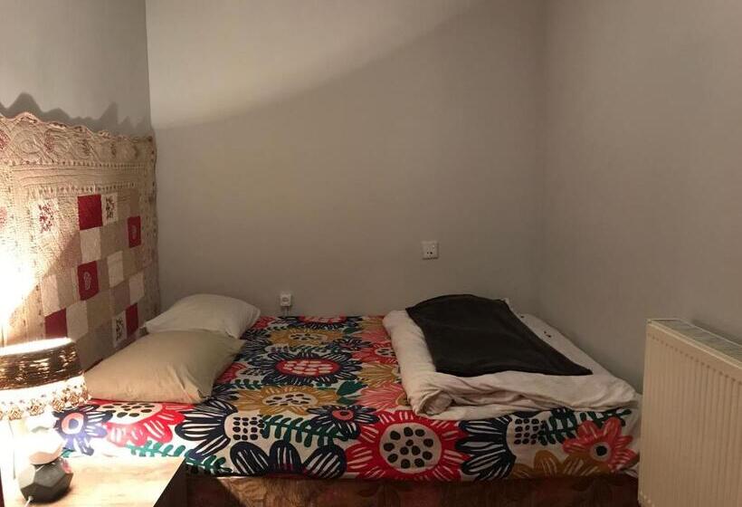 اتاق استاندارد, Brobro Hostel
