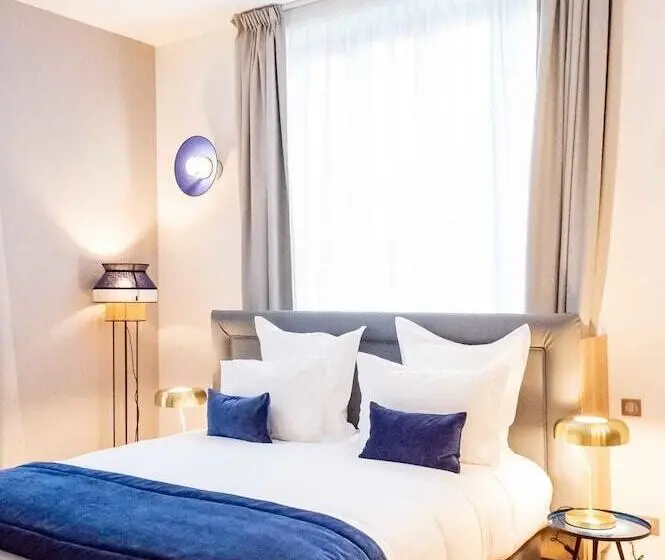 Suite Junior, Des Iris
