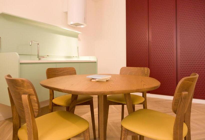 آپارتمان 1 خوابه, Metropolitan Suites