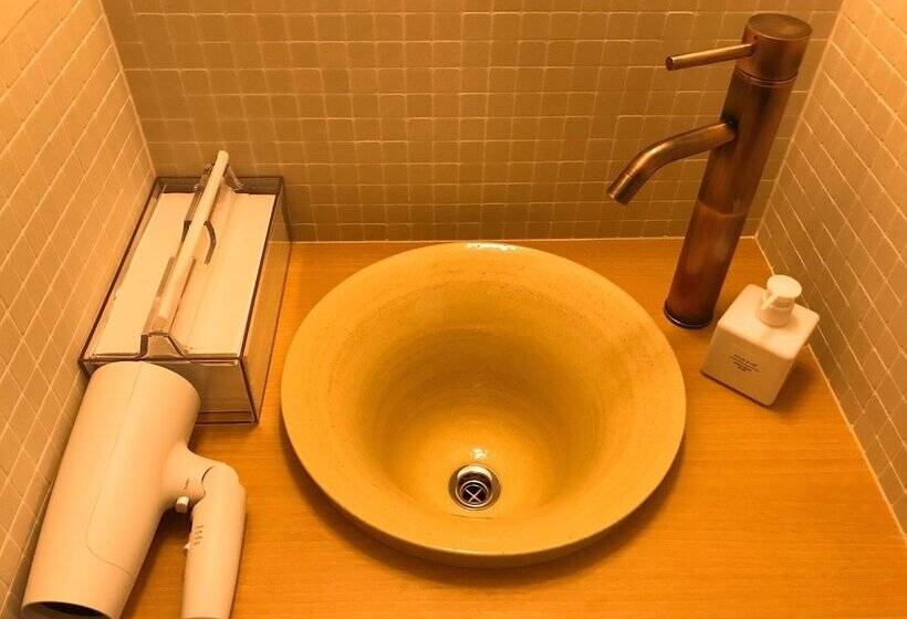 غرفة قياسية, Shikishiki Higashiyama