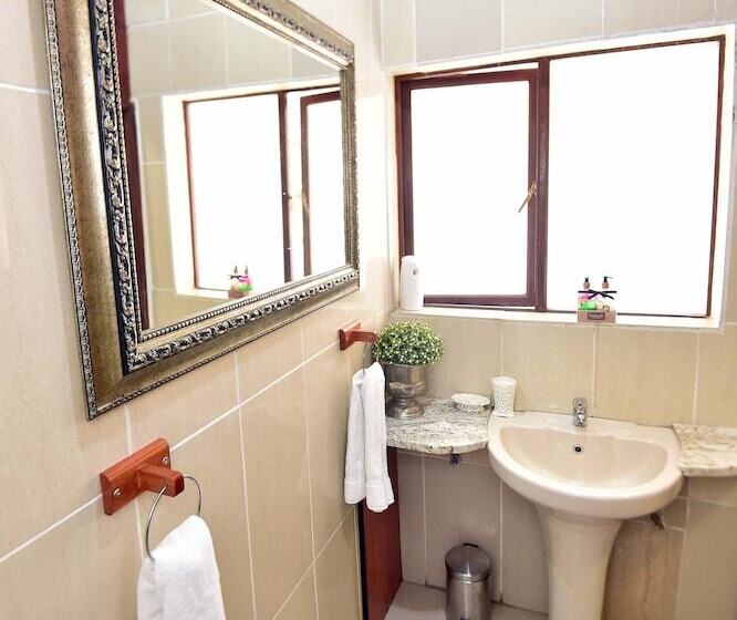 デラックスルーム, Kamsa Royal Guest House