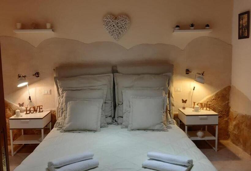 اتاق لوکس خانوادگی, Nicole House