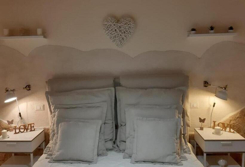 اتاق لوکس خانوادگی, Nicole House