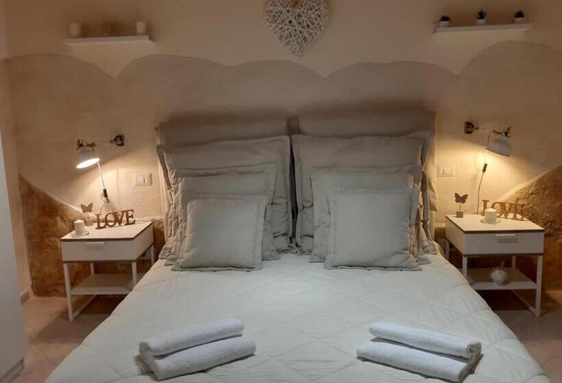 اتاق لوکس خانوادگی, Nicole House