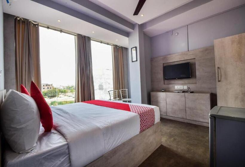 Люкс, O Kanchan Residency