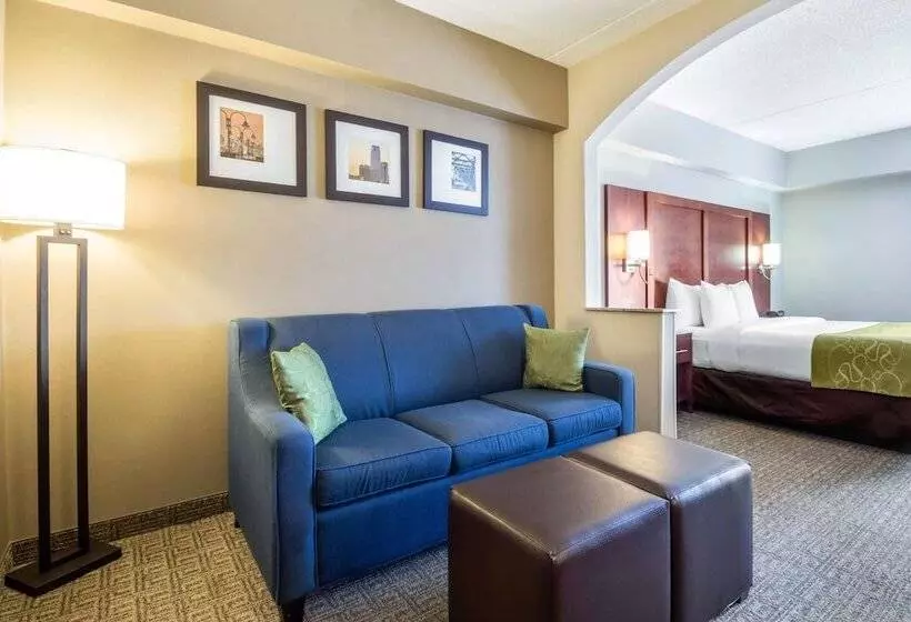 Sviitti, Comfort Suites At Woodbridge