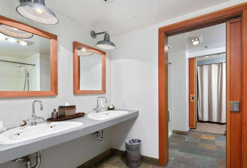 جناح, Costanoa Lodge And Camp