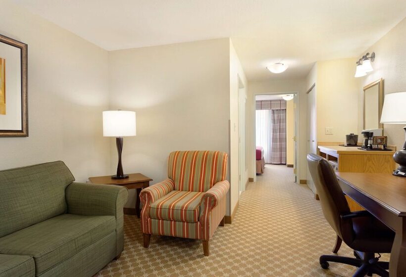 Люкс, Country Inn & Suites By Radisson, Nevada, Mo