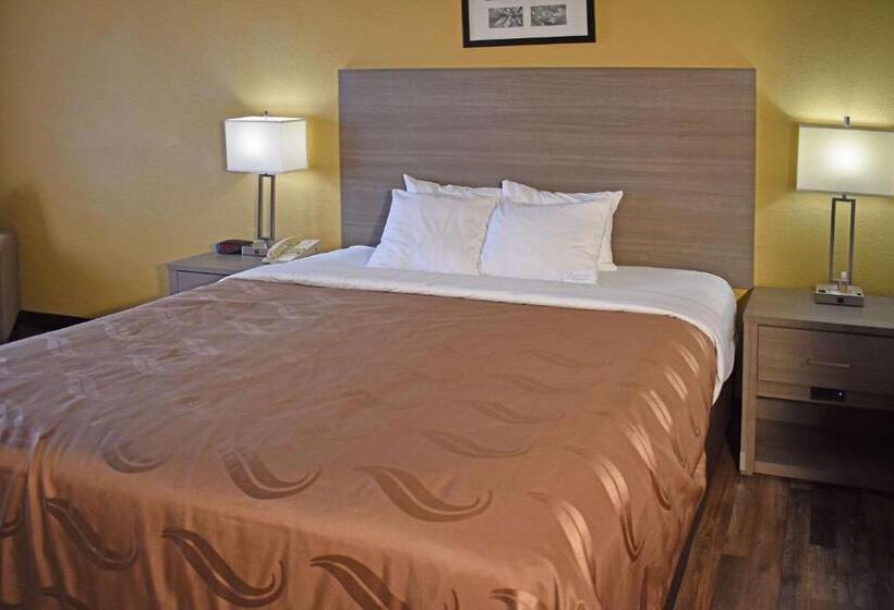 חדר סטנדרט עם מיטת קינג, Quality Inn & Suites Kearneysville  Martinsburg