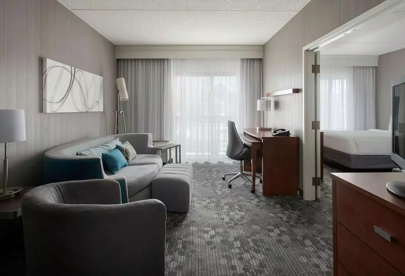 スーペリアースイート, Sonesta Select Boston Milford