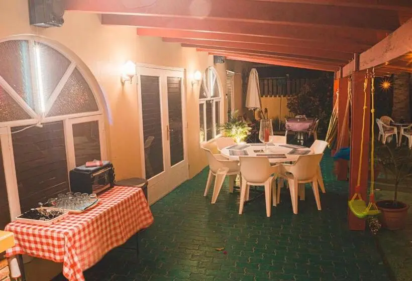 اتاق لوکس, Courtesy Apartments Aruba