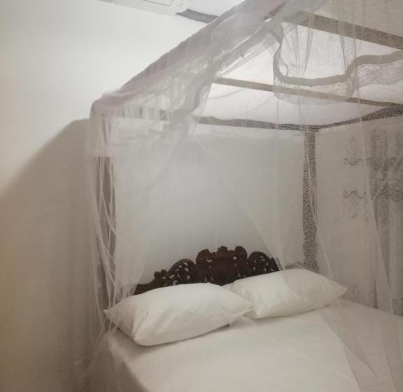 エコノミールーム, Air Port 5 Minutes Super Clean Upul