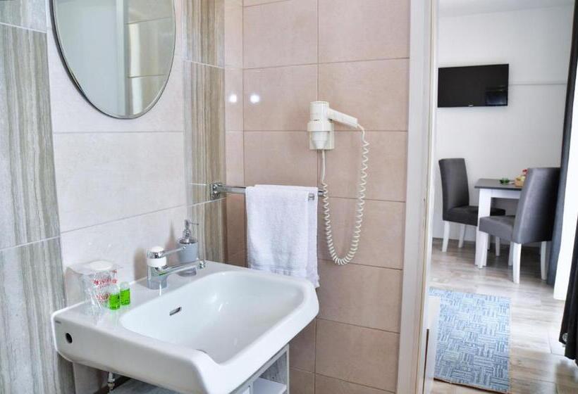 اتاق استاندارد با بالکن, Guesthouse Marivo