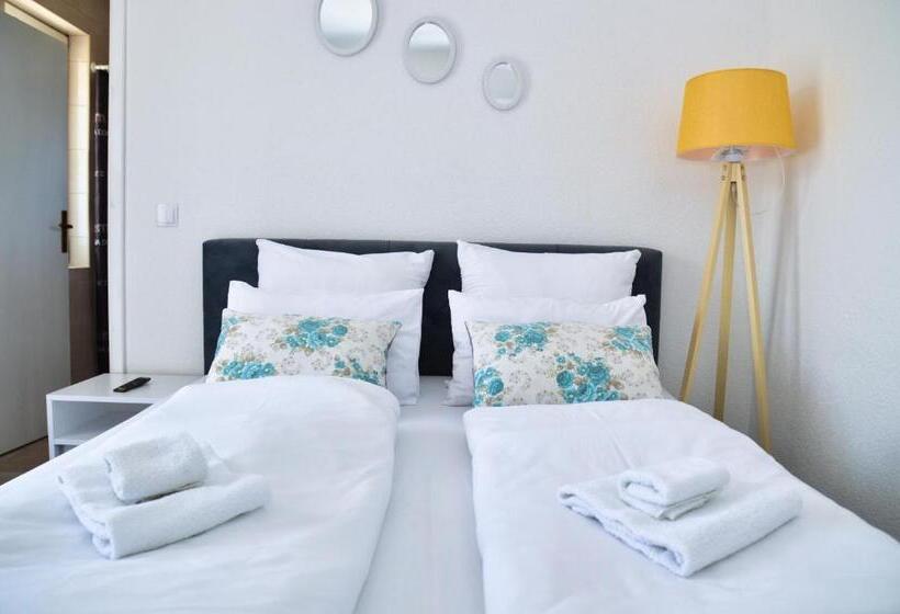 اتاق استاندارد با بالکن, Guesthouse Marivo