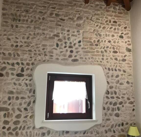 غرفة قياسية, La Cantinetta