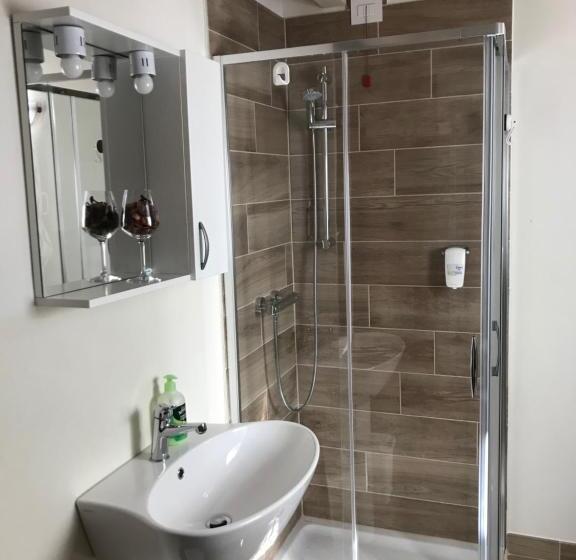 غرفة قياسية مع حمام خارجي, La Cantinetta