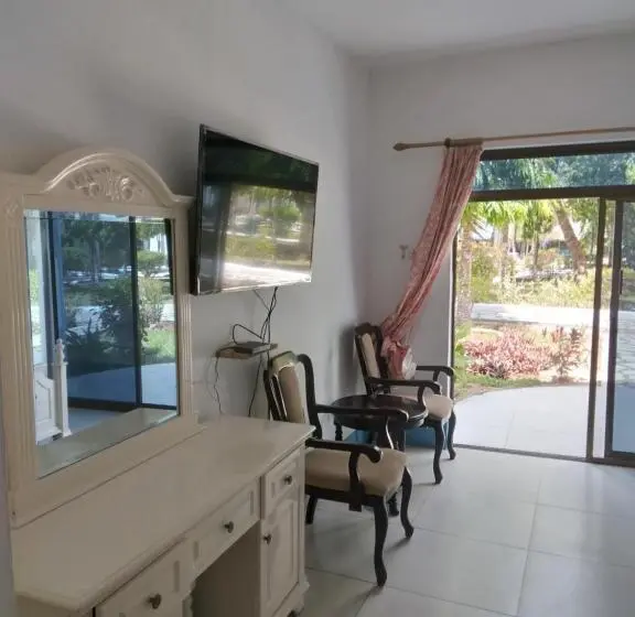 デラックスルーム, Coconut Tree Village Beach Resort