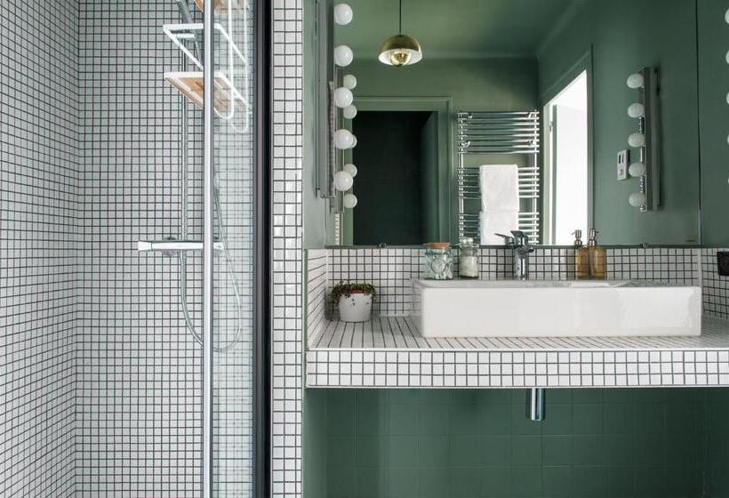 Номер Стандарт, La Cascade