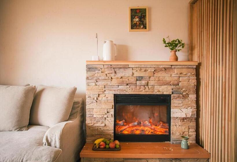 اتاق لوکس, Eden Court