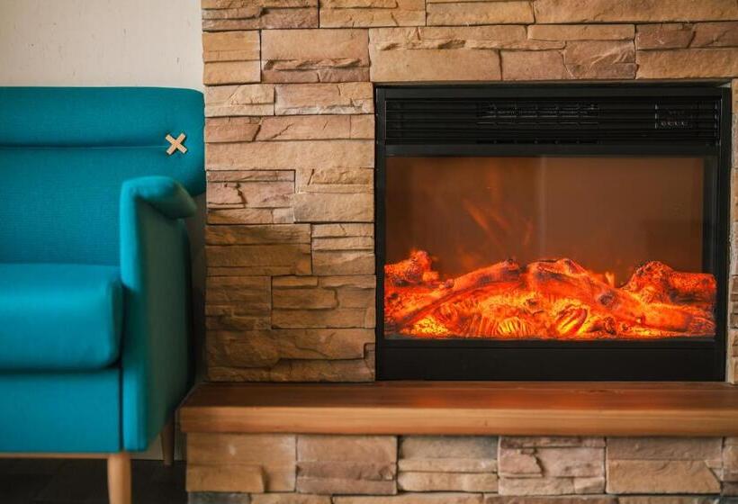 اتاق استاندارد, Eden Court