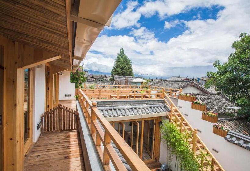 Номер Стандарт, Eden Court