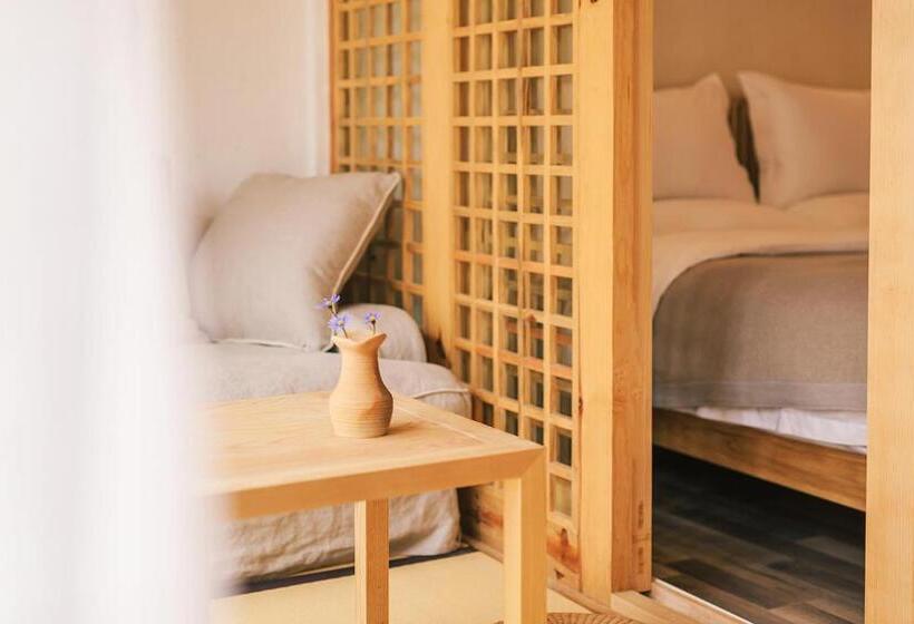 خانه 4 خوابه, Eden Court