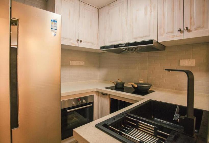 ویلای 3 خوابه, Eden Court