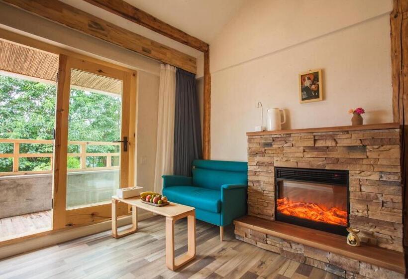 ویلای 3 خوابه, Eden Court