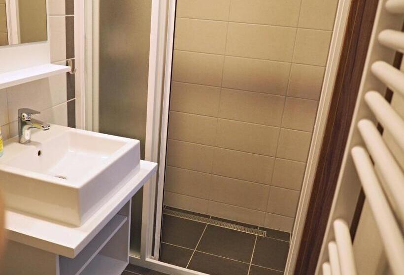 Номер Стандарт, Pension Anja