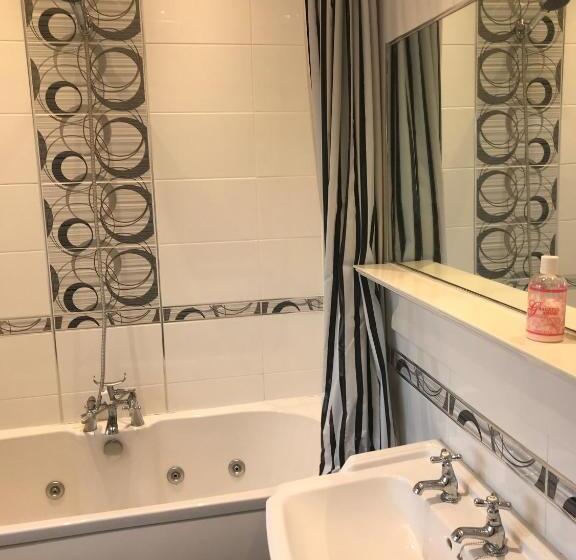 패밀리 룸 가든 전망, The Old Rectory