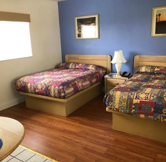 プールビュースタンダードステューディオ, Arvilla Motel