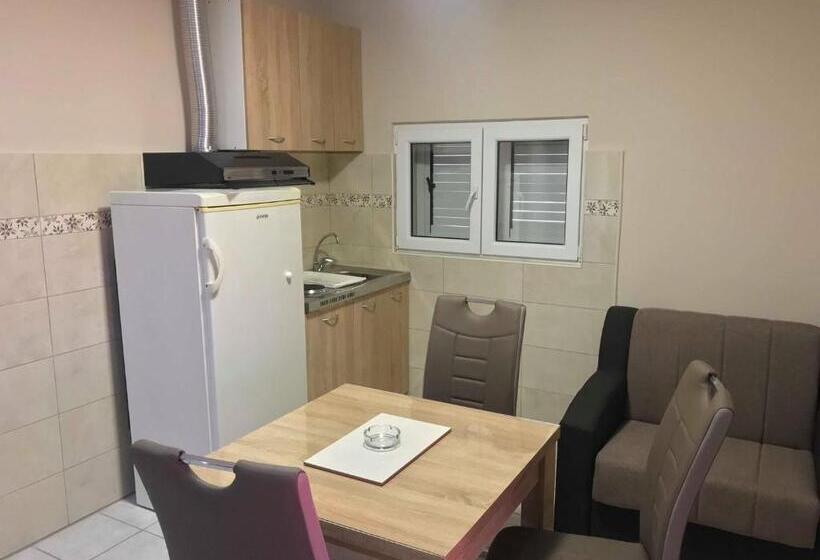 آپارتمان لوکس 1 خوابه, Apartments Batalo