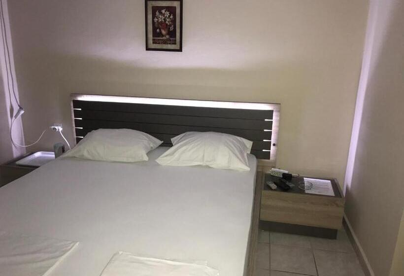 اتاق لوکس با بالکن, Apartments Batalo