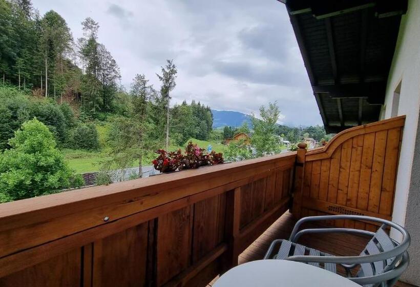 4인용 스탠다드 룸, Pension Tyrol