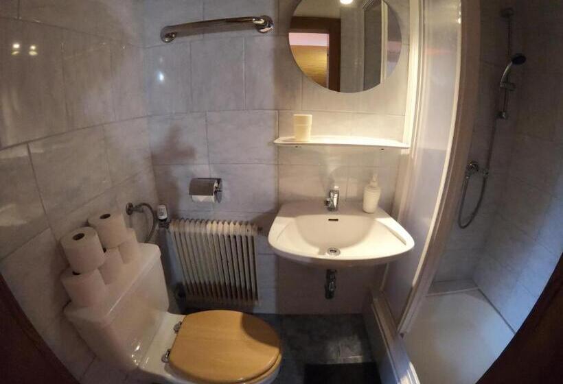 غرفة أساسية, Pension Tyrol