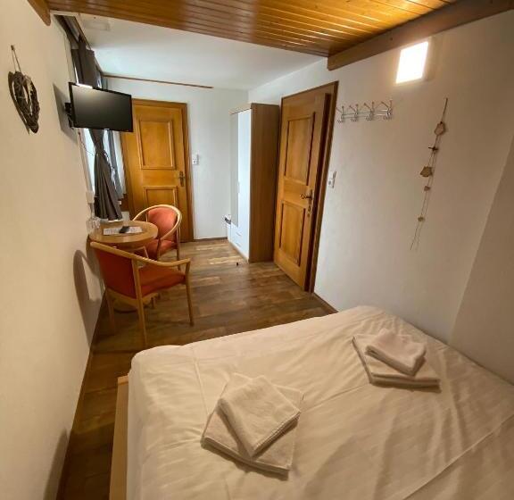 غرفة أساسية, Pension Tyrol