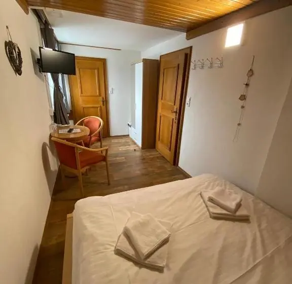 Basic-huone, Pension Tyrol