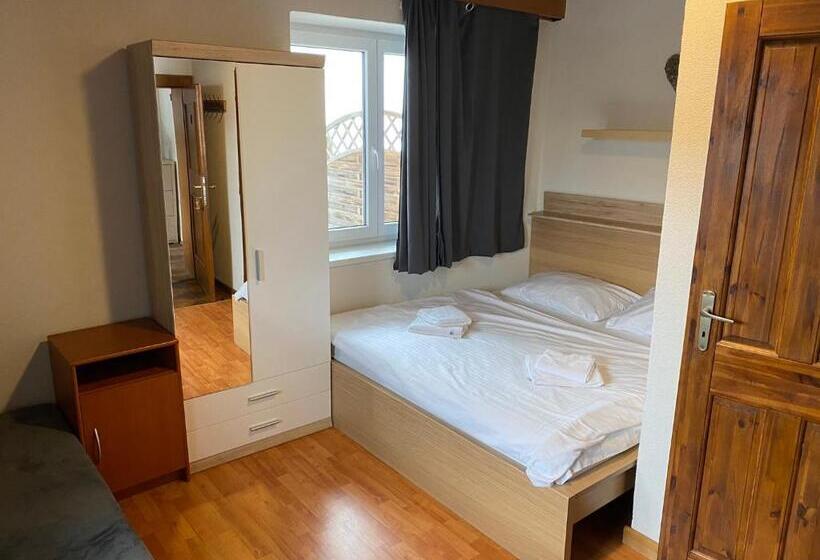 غرفة كومفورت ثلاثية, Pension Tyrol