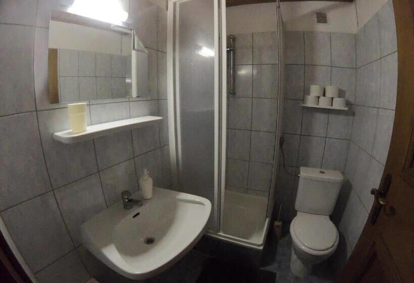 غرفة قياسية ثلاثية مزودة بشرفة, Pension Tyrol